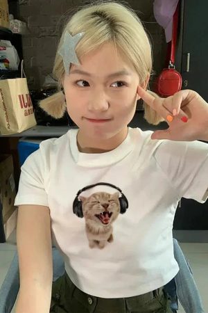 Style Core Aesthetics, New Style Trends - Cat with Earphones Tee