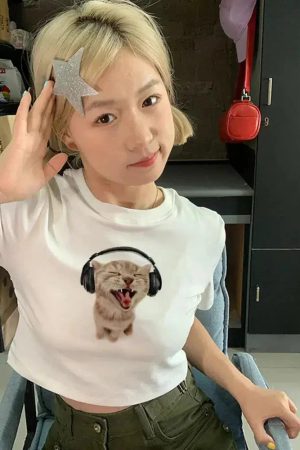 Style Core Aesthetics, New Style Trends - Cat with Earphones Tee