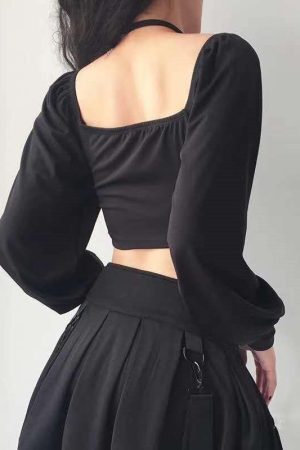 Style Core Aesthetics, New Style Trends - Chain Detailed Square Neck Crop Top