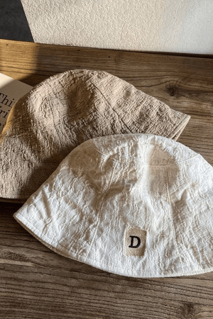 Style Core Aesthetics, New Style Trends - Chapeau bob froncé avec lettres brodées