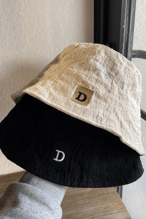 Style Core Aesthetics, New Style Trends - Chapeau bob froncé avec lettres brodées