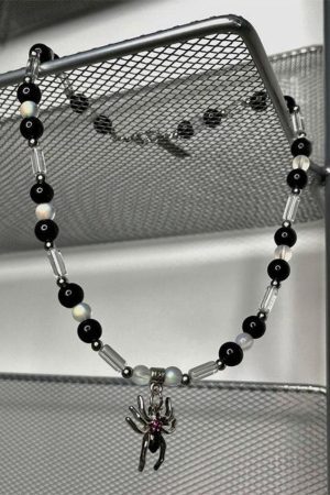 Style Core Aesthetics, New Style Trends - Collier de perles pendentif araignée