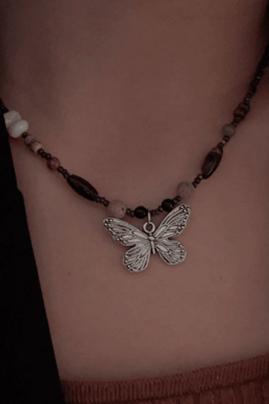 Style Core Aesthetics, New Style Trends - Collier papillon en pierre de perles vintage