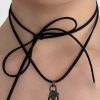 Style Core Aesthetics, New Style Trends - Collier ras du cou à pendentif tête de mort à lacets en velours
