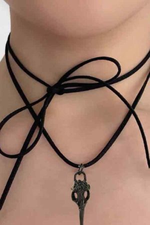 Style Core Aesthetics, New Style Trends - Collier ras du cou à pendentif tête de mort à lacets en velours