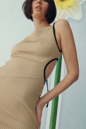 Style Core Aesthetics, New Style Trends - Cut Out Bodycon Maxi Dress