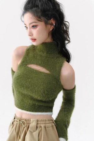 Style Core Aesthetics, New Style Trends - Cut Out Fluffy Crop Sweater Top