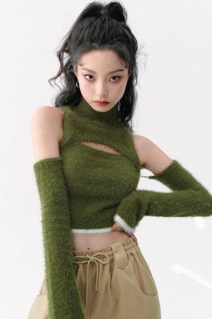 Style Core Aesthetics, New Style Trends - Cut Out Fluffy Crop Sweater Top