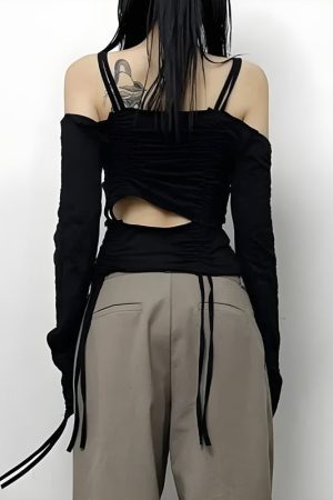 Style Core Aesthetics, New Style Trends - Cut-Out Ruched Long Sleeve Top