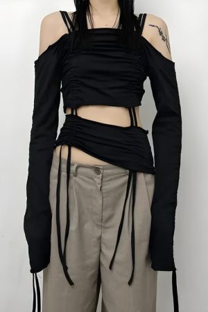 Style Core Aesthetics, New Style Trends - Cut-Out Ruched Long Sleeve Top