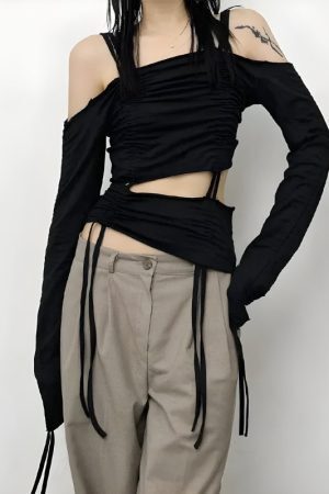 Style Core Aesthetics, New Style Trends - Cut-Out Ruched Long Sleeve Top