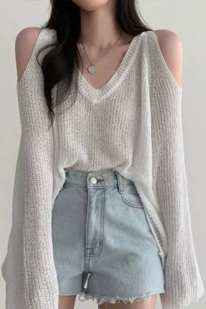 Style Core Aesthetics, New Style Trends - Cut-Out Shoulder Loose Knit Sweater