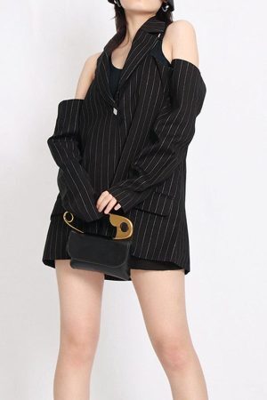 Style Core Aesthetics, New Style Trends - Cut-Out Striped Blazer