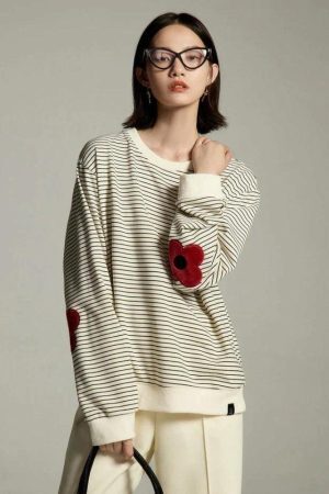 Style Core Aesthetics, New Style Trends - Daisy Embroidered Striped Sweatshirt
