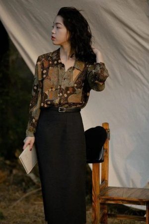 Style Core Aesthetics, New Style Trends - Dark Academia Artistic Figures Blouse