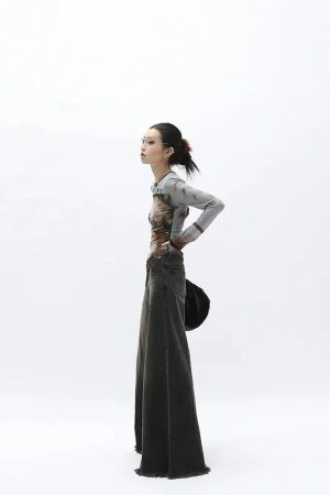 Style Core Aesthetics, New Style Trends - Dark Wash Distressed Wide Leg Jeans