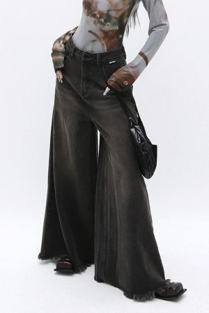 Style Core Aesthetics, New Style Trends - Dark Wash Distressed Wide Leg Jeans
