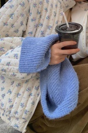 Style Core Aesthetics, New Style Trends - Ditsy Floral Print Zip Up Jacket