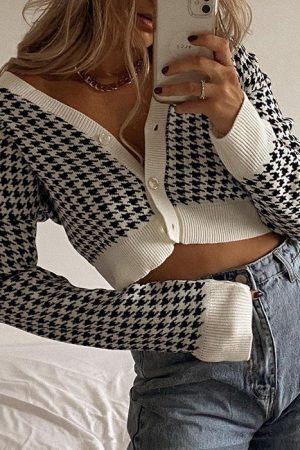 Style Core Aesthetics, New Style Trends - Dogtooth Check Crop Cardigan