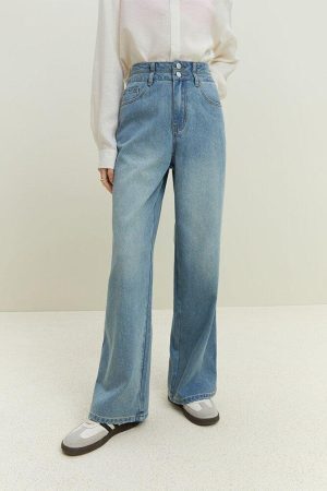 Style Core Aesthetics, New Style Trends - Double Buttoned Light Washed Jeans