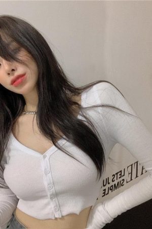 Style Core Aesthetics, New Style Trends - Extra Long Sleeves Buttoned Crop Top