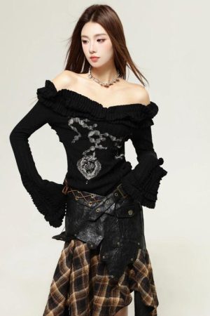 Style Core Aesthetics, New Style Trends - Fairy Grunge Cut Out Shoulder Top