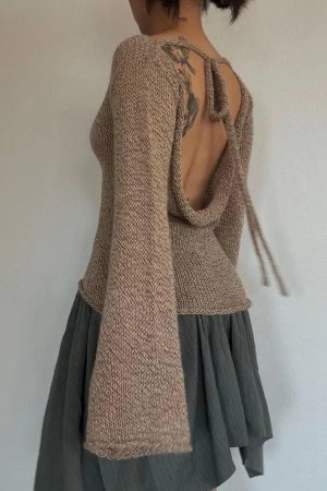 Style Core Aesthetics, New Style Trends - Flare Sleeved Knit Backless Top