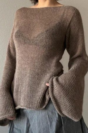 Style Core Aesthetics, New Style Trends - Flare Sleeved Knit Backless Top