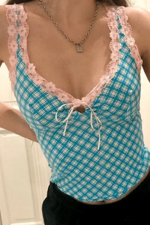 Style Core Aesthetics, New Style Trends - Floral Lace Trim Checkered Cropped Tank Top