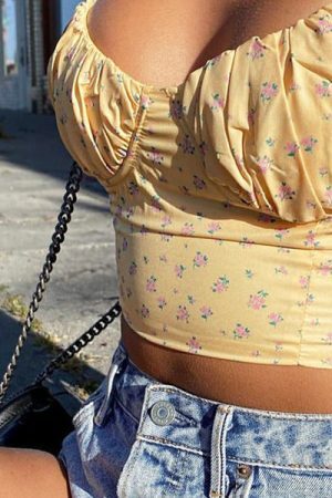 Style Core Aesthetics, New Style Trends - Floral Sin Lace Up Top