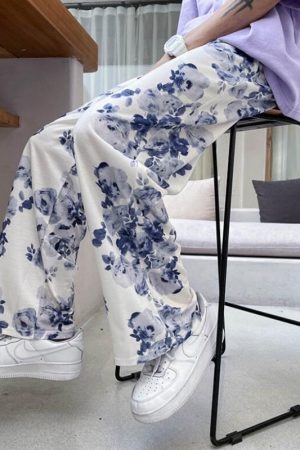 Style Core Aesthetics, New Style Trends - Flower Printed Casual Pants