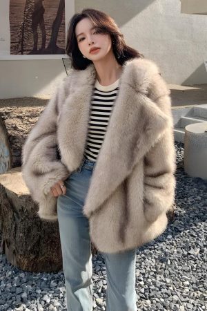 Style Core Aesthetics, New Style Trends - Fluffy Faux Fur Jacket