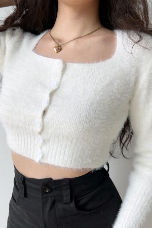 Style Core Aesthetics, New Style Trends - Fuzzy Cropped Cardigan