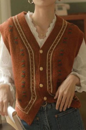 Style Core Aesthetics, New Style Trends - Gilet pull vintage brodé à col en V