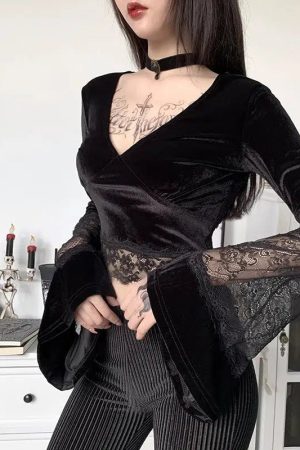 Style Core Aesthetics, New Style Trends - Goth Lace Flare Cuffs Crop Top