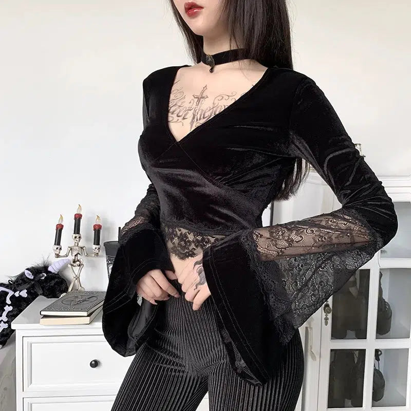 Style Core Aesthetics, New Style Trends - Goth Lace Flare Cuffs Crop Top Style Core Aesthetics, New Style Trends - Goth Lace Flare Cuffs Crop Top