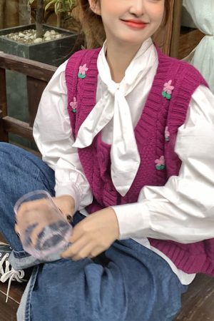 Style Core Aesthetics, New Style Trends - Grandmacore Knit Vest