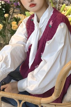 Style Core Aesthetics, New Style Trends - Grandmacore Knit Vest