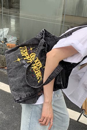 Style Core Aesthetics, New Style Trends - Groovy Trippy Heart Denim Bag