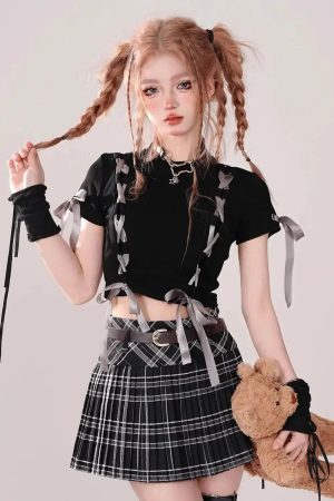 Style Core Aesthetics, New Style Trends - Grunge Coquette Lace Up Crop Top
