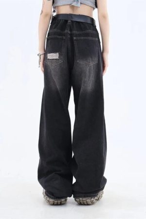 Style Core Aesthetics, New Style Trends - Grunge Dark Wash Distressed Jeans