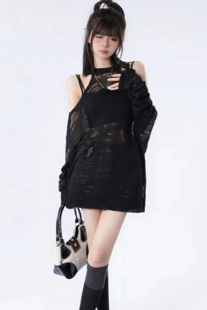 Style Core Aesthetics, New Style Trends - Grunge Distressed Cut-Out Fine Knitted Sweater