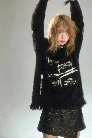 Style Core Aesthetics, New Style Trends - Grunge Fluffy Knitted Sweater