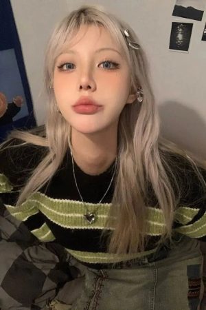 Style Core Aesthetics, New Style Trends - Grunge Green Striped Crop Sweater