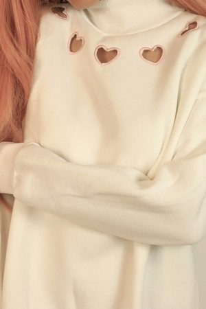 Style Core Aesthetics, New Style Trends - Heart Cut Out Sweatshirt