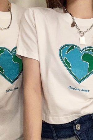 Style Core Aesthetics, New Style Trends - Heart Earth Embroidered Tee