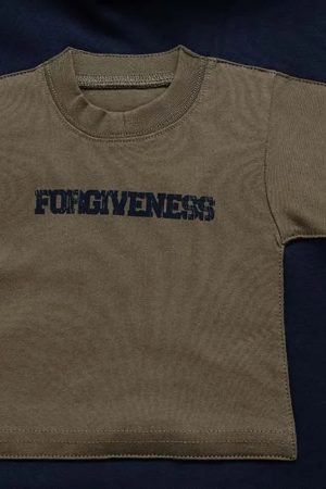 Style Core Aesthetics, New Style Trends - Hoodie avec le Mini Tee Patch en Polaire