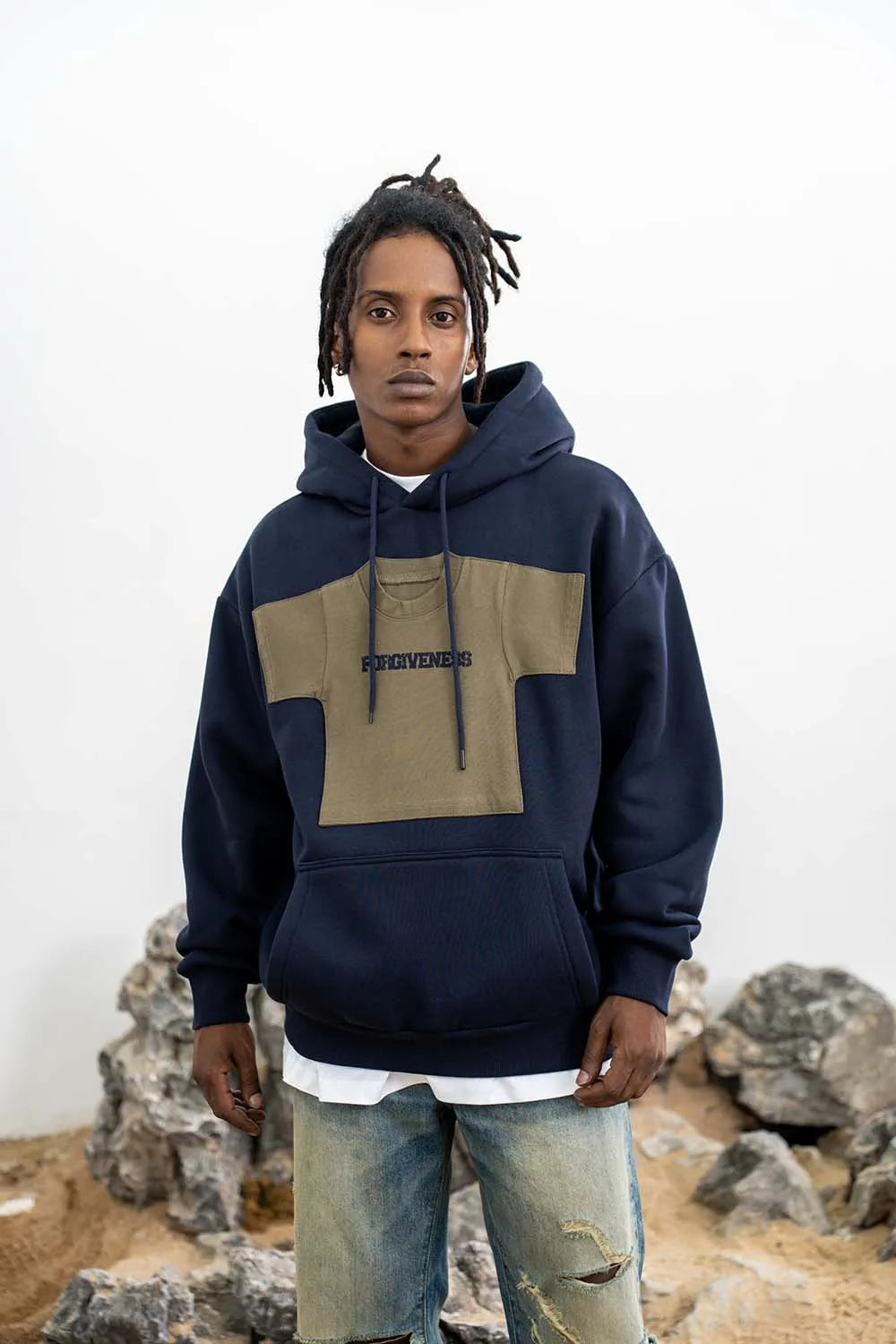 Style Core Aesthetics, New Style Trends - Hoodie avec le Mini Tee Patch en Polaire