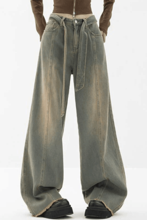 Style Core Aesthetics, New Style Trends - Jean boyfriend avec bretelles à nouer et coutures