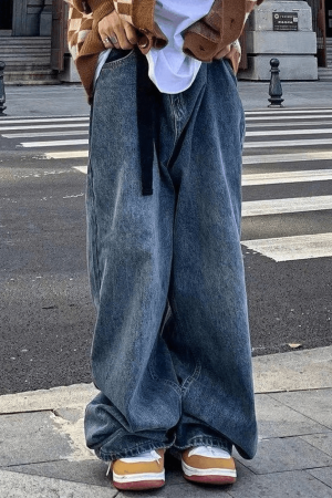 Style Core Aesthetics, New Style Trends - Jean boyfriend bleu délavé à ceinture